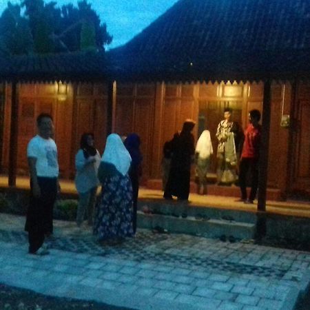 Rumah Limas ยอกยาการ์ตา ภายนอก รูปภาพ